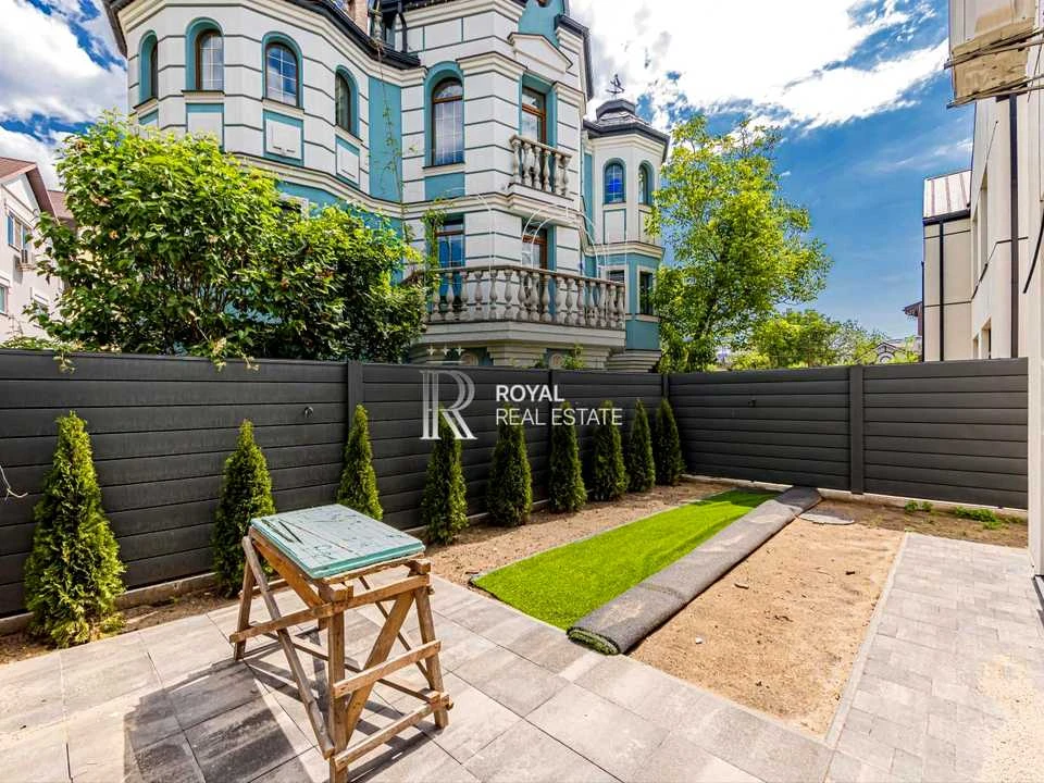House. Zavalna Street, Kyiv
