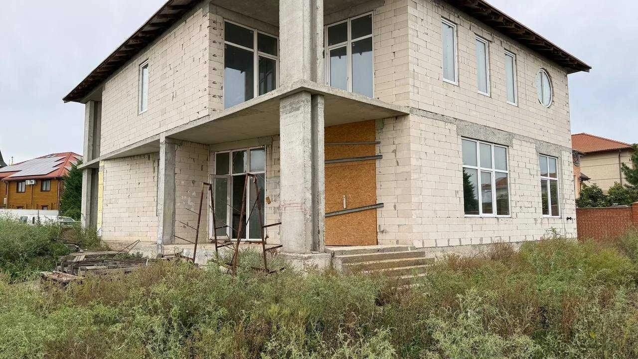 Продаж будинку 430 м² у Совіньйоні, 10 соток, 320 000 $.