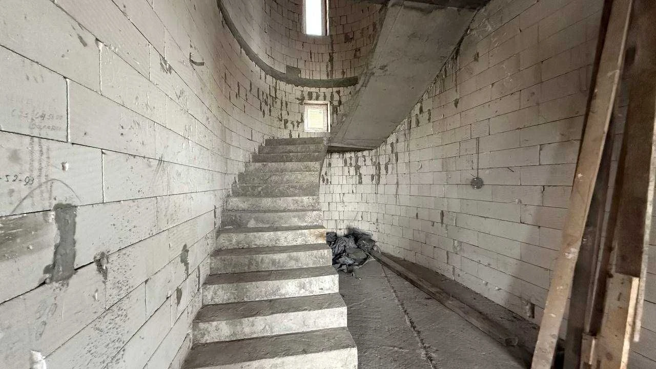 Продаж будинку 430 м² у Совіньйоні, 10 соток, 320 000 $.