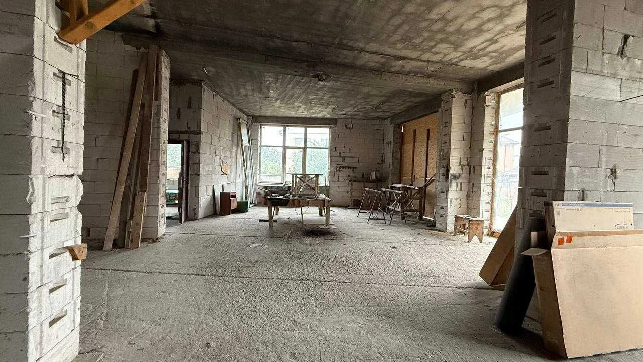 Продаж будинку 430 м² у Совіньйоні, 10 соток, 320 000 $.