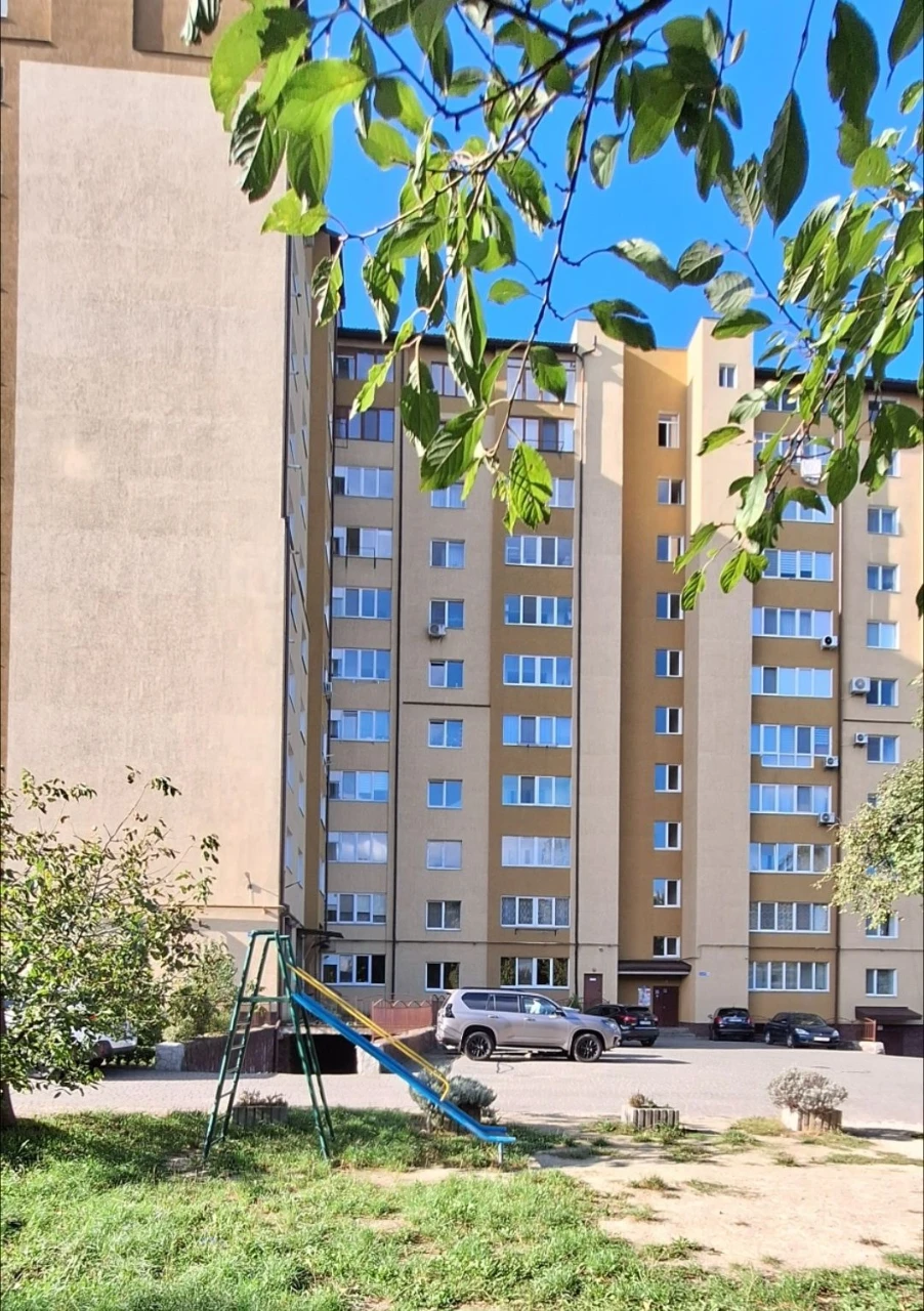 1-room apartment near Шевchenko Park