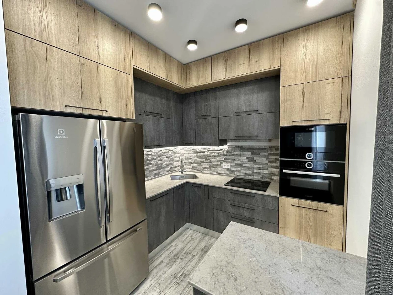 Sale of a 3-room apartment, 108.3 sq m, renovated with appliances