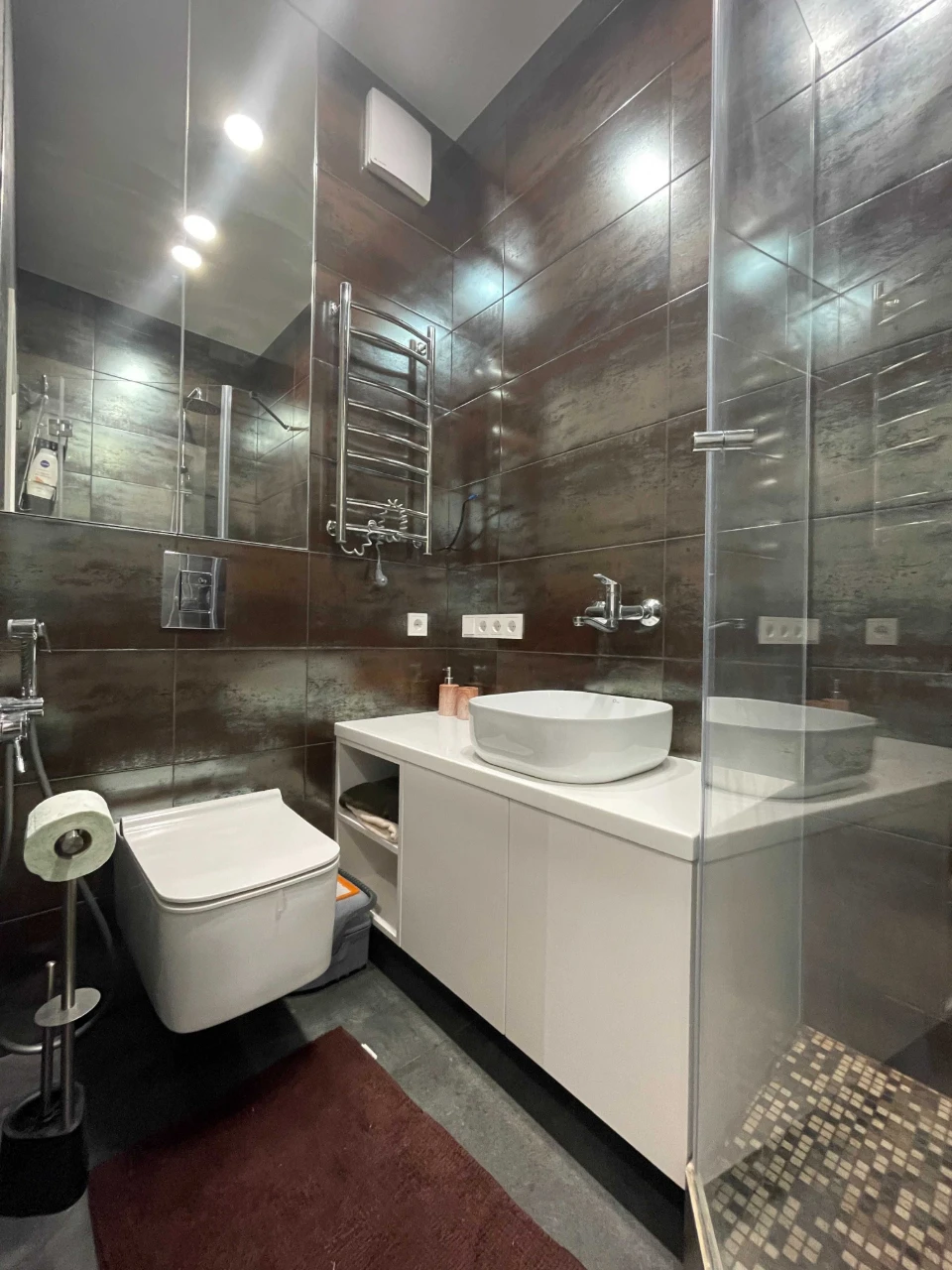 Sale of a 3-room apartment, 108.3 sq m, renovated with appliances