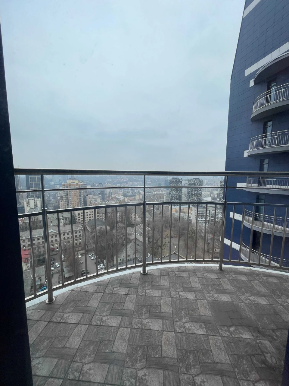 Sale of a 3-room apartment, 108.3 sq m, renovated with appliances