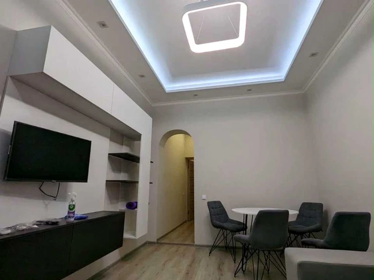 Apartment. 18, Nizinshy Street, Odessa