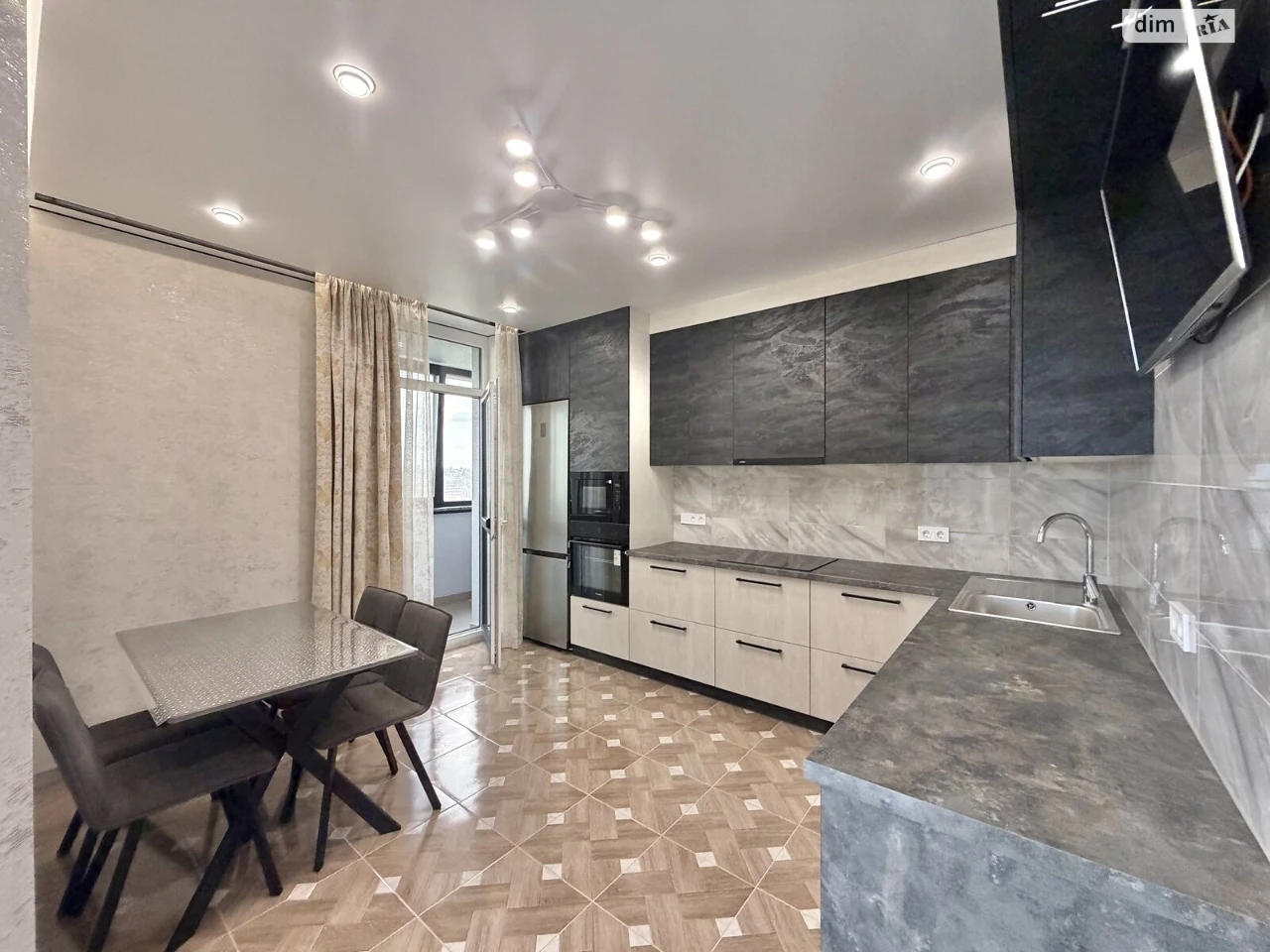 Long-Term Rental Apartment Near the Estate