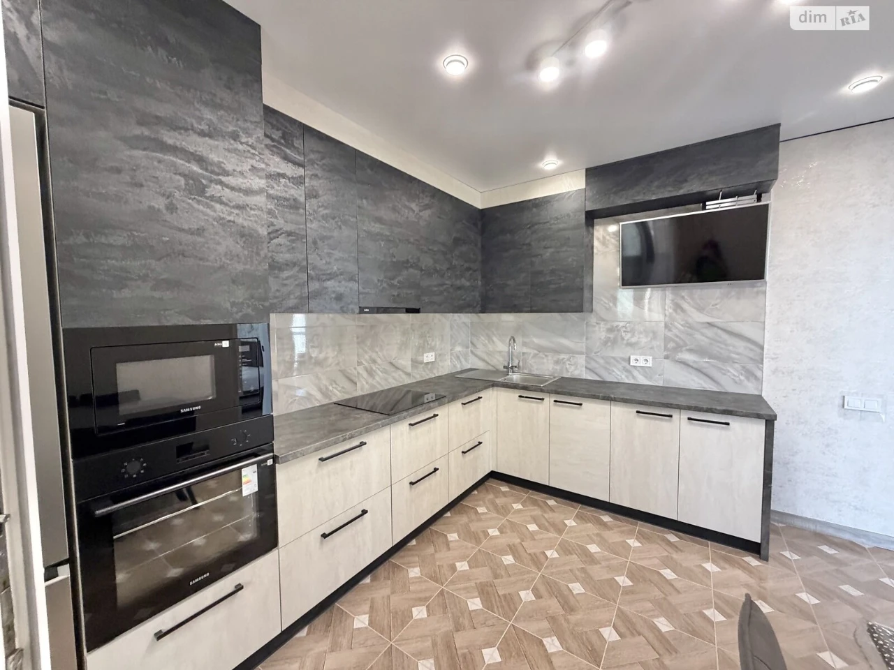 Long-Term Rental Apartment Near the Estate