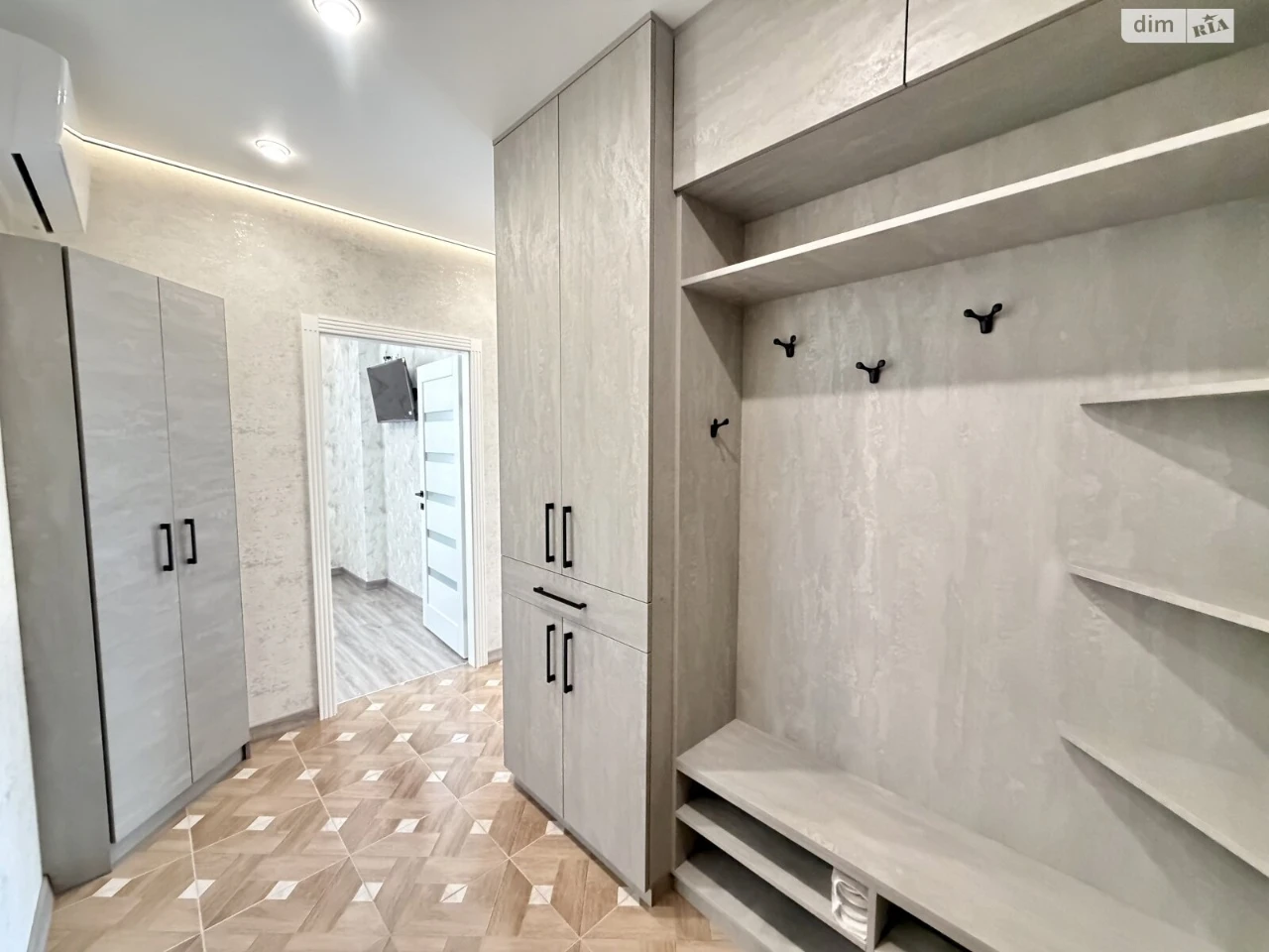 Long-Term Rental Apartment Near the Estate