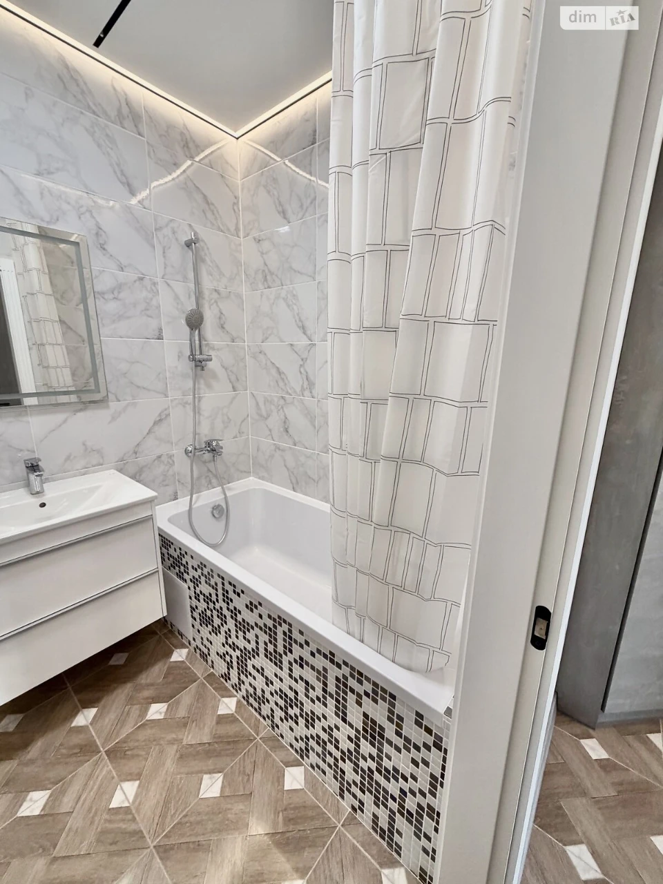 Long-Term Rental Apartment Near the Estate