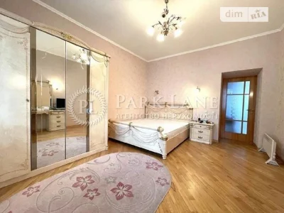 Sale of 3-room apartment 130 sq. m on Volodymyr Ivasyuk Ave. 8
