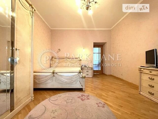 Sale of 3-room apartment 130 sq. m on Volodymyr Ivasyuk Ave. 8