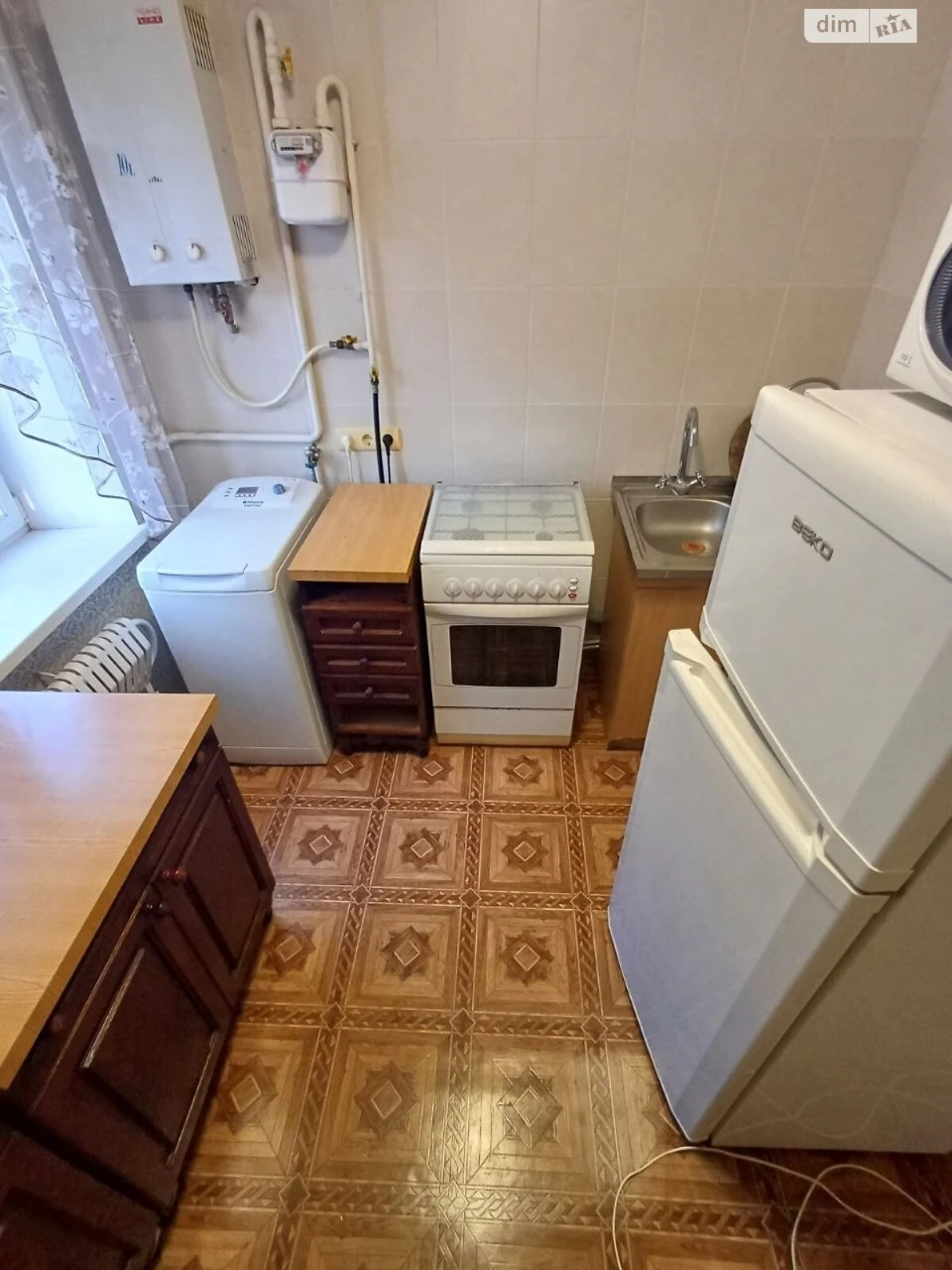 Long-Term Rental Apartment Near a Substation