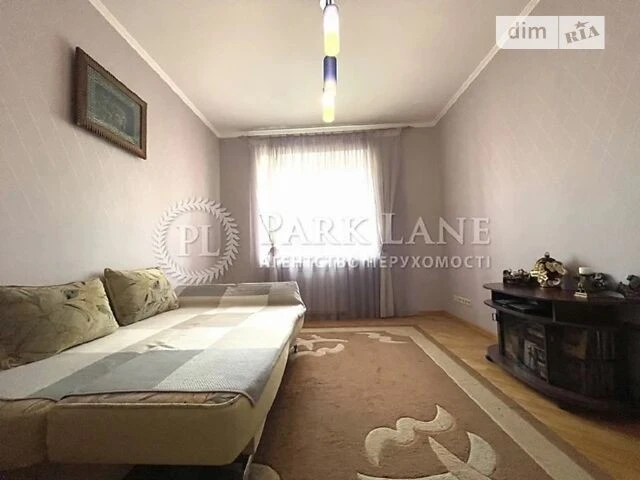 Sale of 3-room apartment 130 sq. m on Volodymyr Ivasyuk Ave. 8