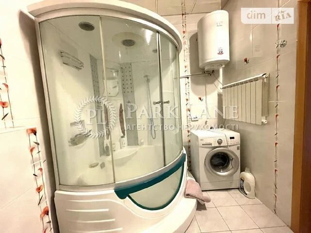 Sale of 3-room apartment 130 sq. m on Volodymyr Ivasyuk Ave. 8