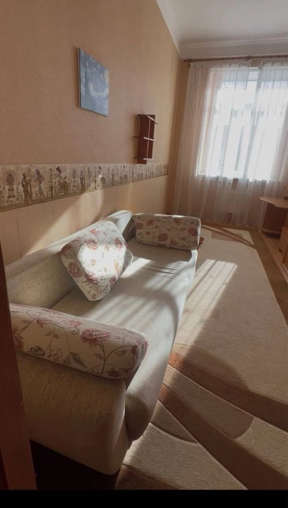 For Sale: Spacious 3-bedroom apartment.