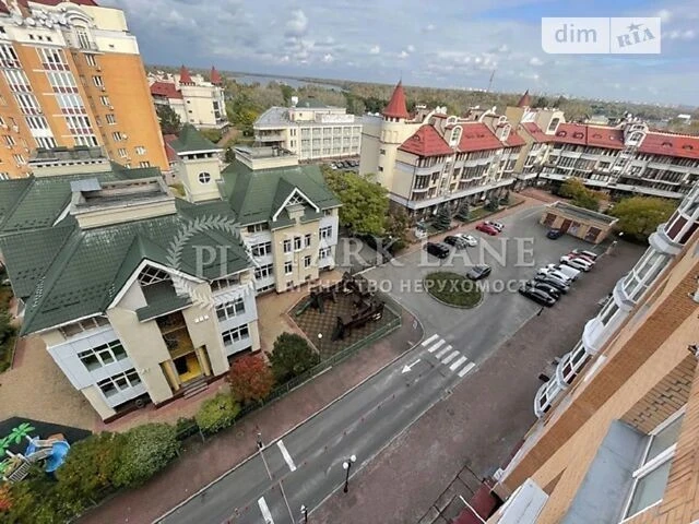 Sale of 3-room apartment 130 sq. m on Volodymyr Ivasyuk Ave. 8