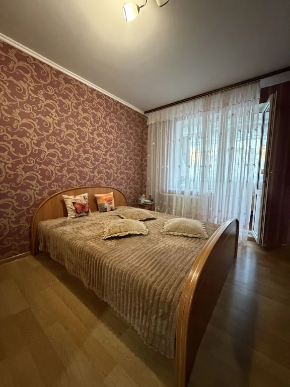 Продаж 3- кімнатної квартири по вул . Героїв Дніпра 85, якіс
