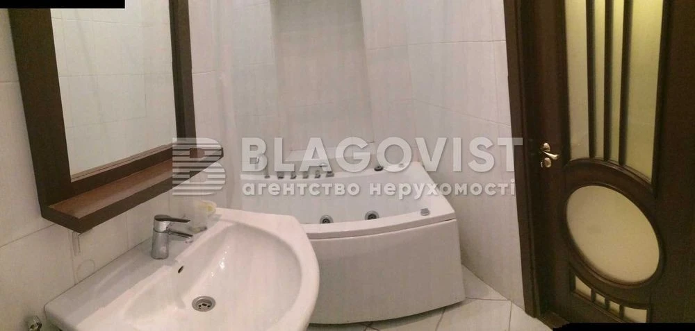 1 room Golden Gate, Reitarska St., Honchara Center