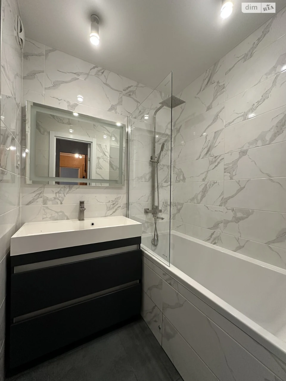 Long-Term Rental Apartment, Перемога-6