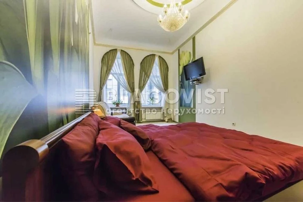 1 room Golden Gate, Reitarska St., Honchara Center