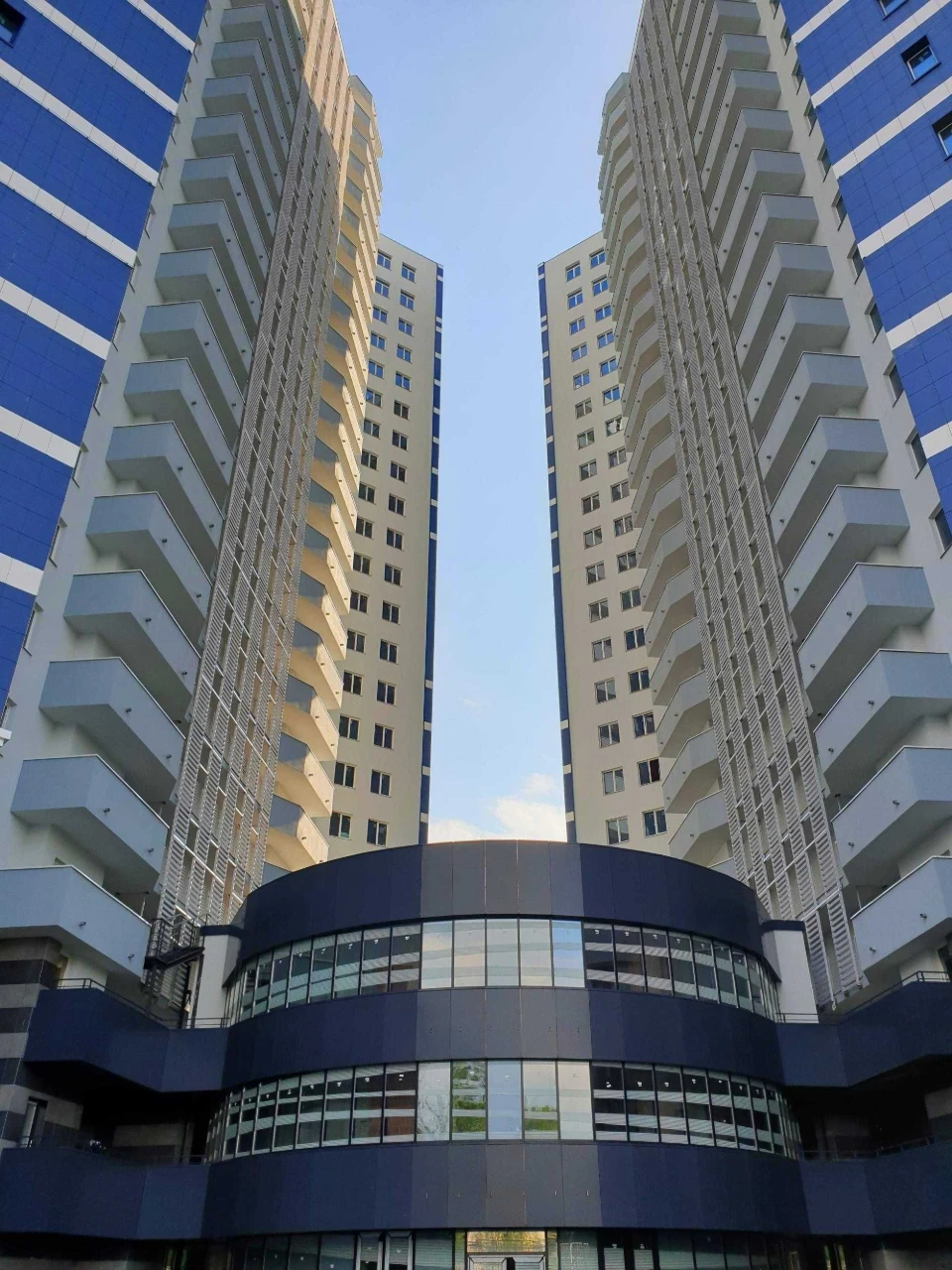 3-bedroom apartment 108.3 sq m, unfinished, in the Alter residential complex