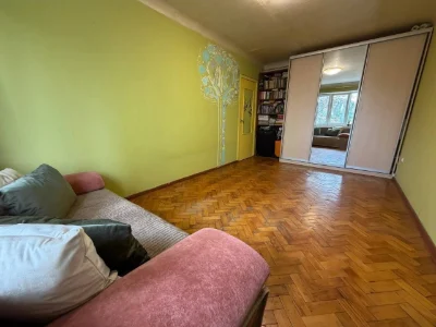 Продажа 2-комнатной квартиры, ул. Бориспольская 43, рядом с Червоный Хутир
