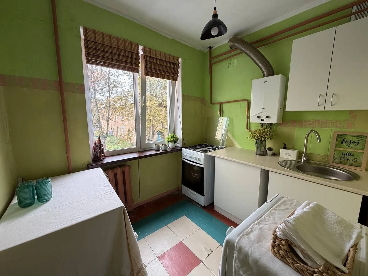 Продажа 2-комнатной квартиры, ул. Бориспольская 43, рядом с Червоный Хутир