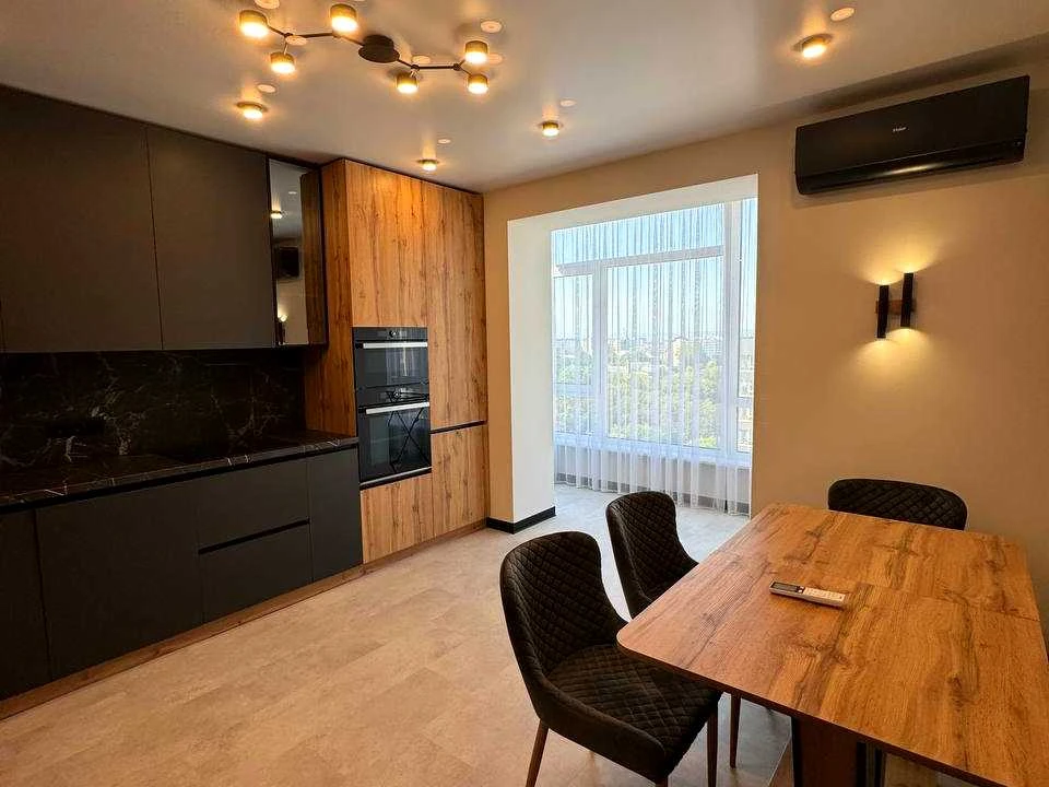 Apartment. Ivano-Frankivsk, Augustyna Voloshyna Street