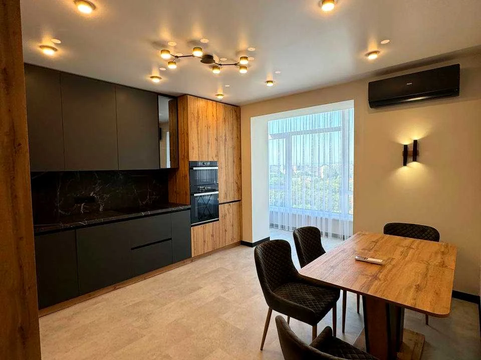 Apartment. Ivano-Frankivsk, Augustyna Voloshyna Street
