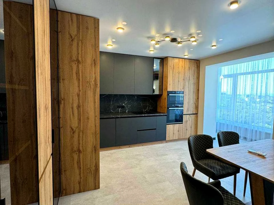 Apartment. Ivano-Frankivsk, Augustyna Voloshyna Street
