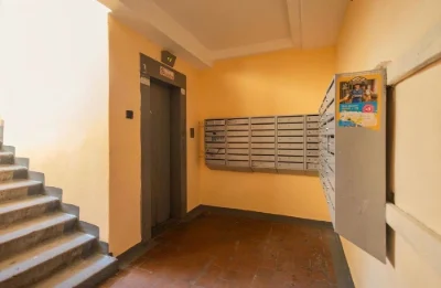 1-room apartment for sale near the Kharkivska and Vyrlytsia metro stations
