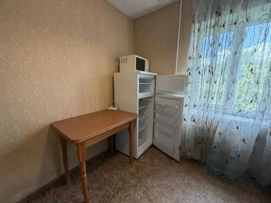 Продается 1-комнатная квартира по проспекту Александра Поля