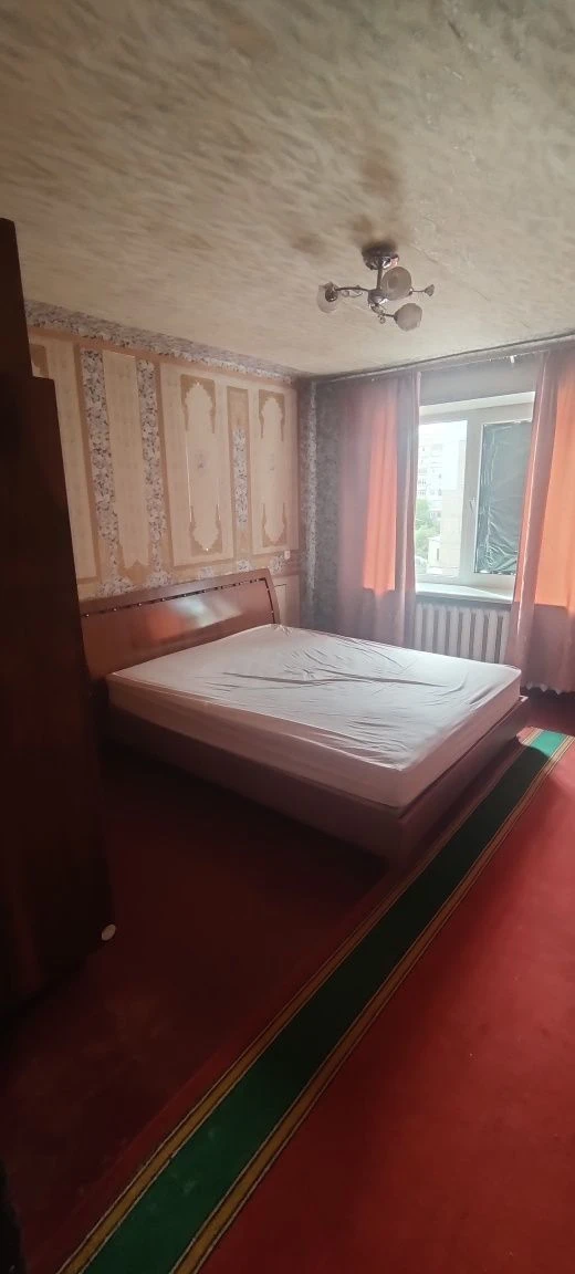 Продається 2-кімнатна квартира, вул. 8 Марта 105