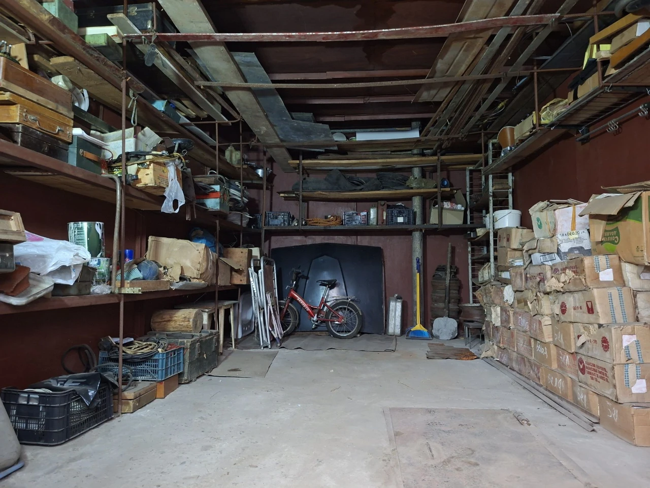 For Sale/Rent for a Long Term: Garage