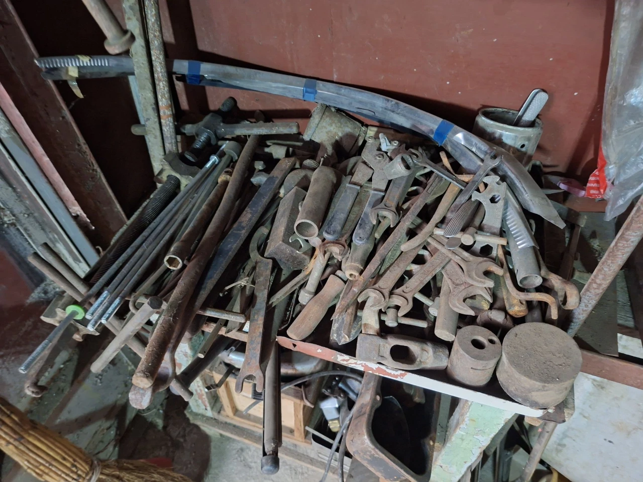 For Sale/Rent for a Long Term: Garage