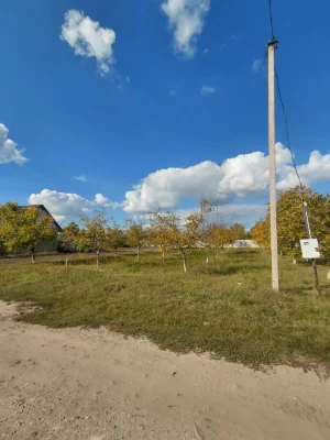 Продаётся перспективный участок земли под жилую застройку в удобном пригороде!