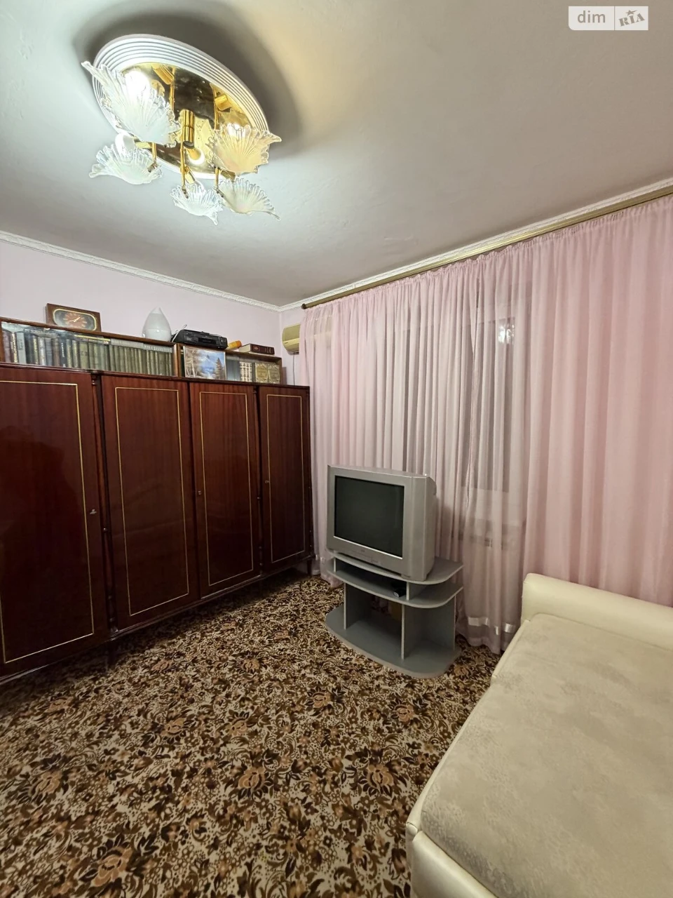 Long-Term Rental Apartment on the Left Bank