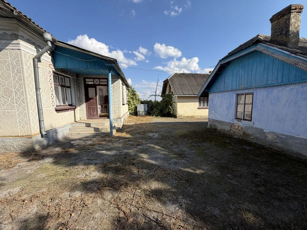 House for Sale in the Village of Marynivka, Ternopil District, 20 km