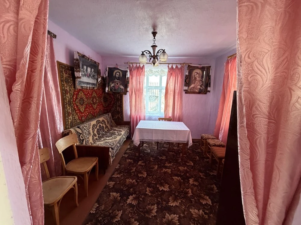 House for Sale in the Village of Marynivka, Ternopil District, 20 km