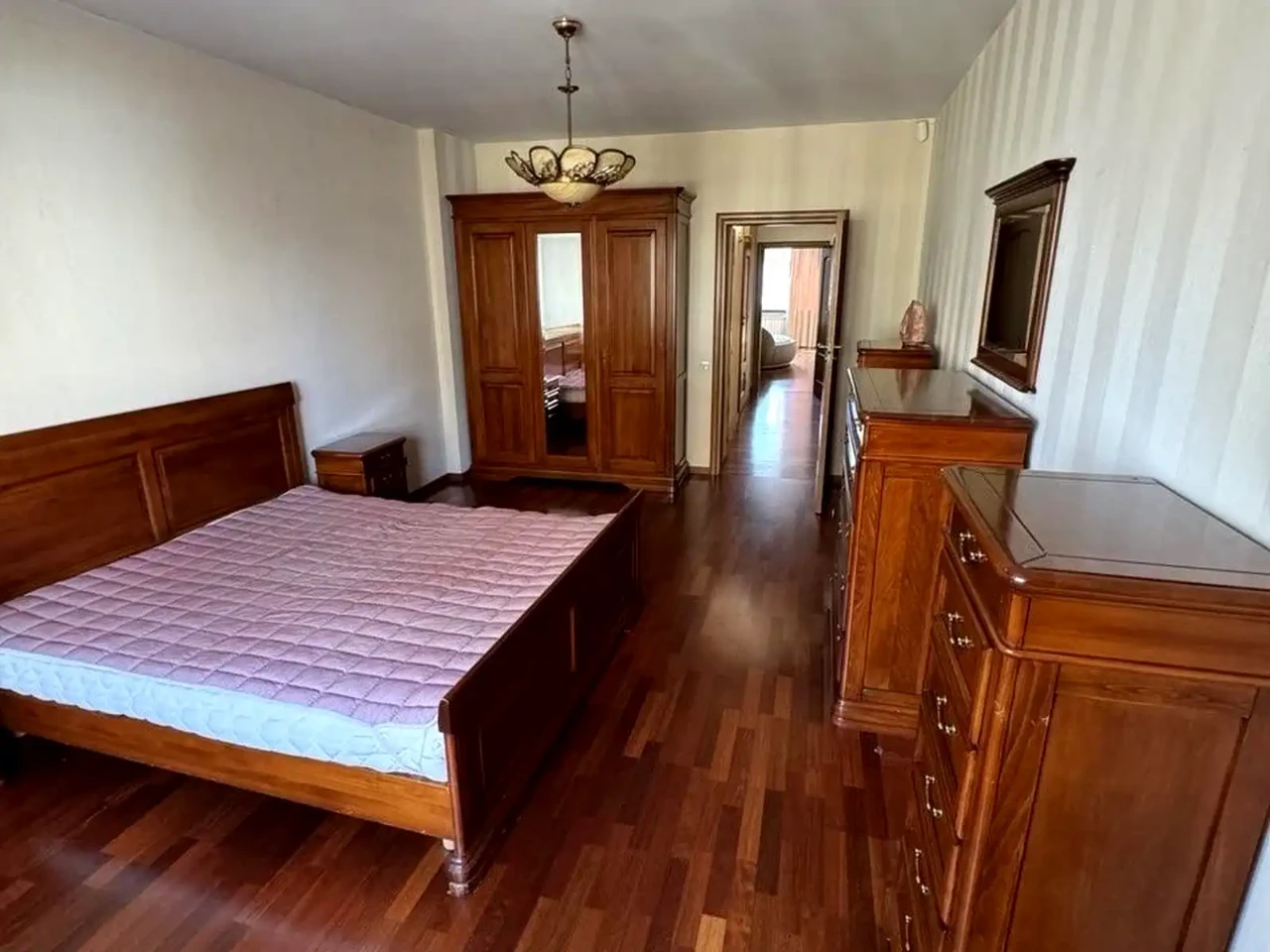 Rent 3-room apartment 134 m² on the 8th floor