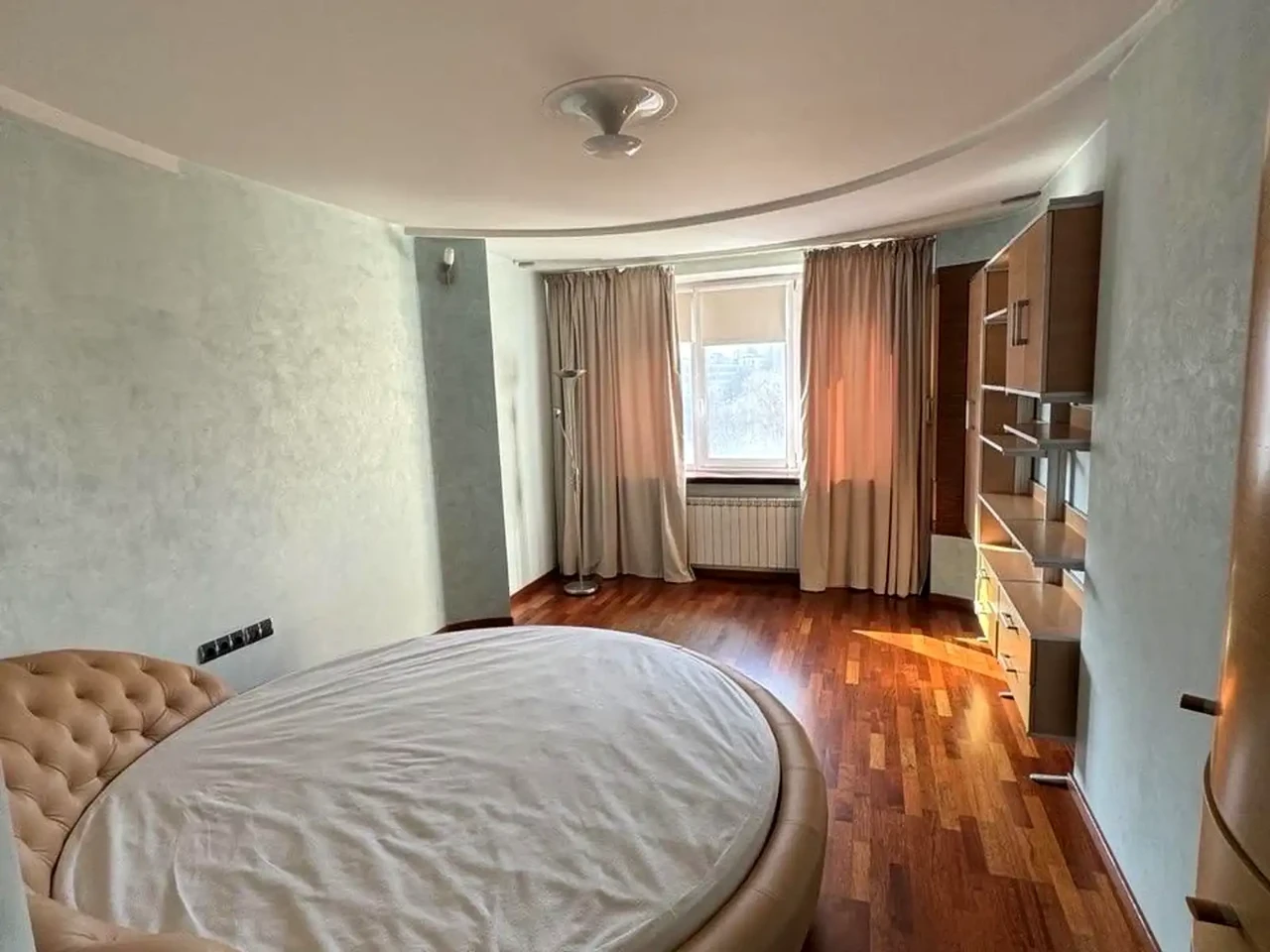 Rent 3-room apartment 134 m² on the 8th floor