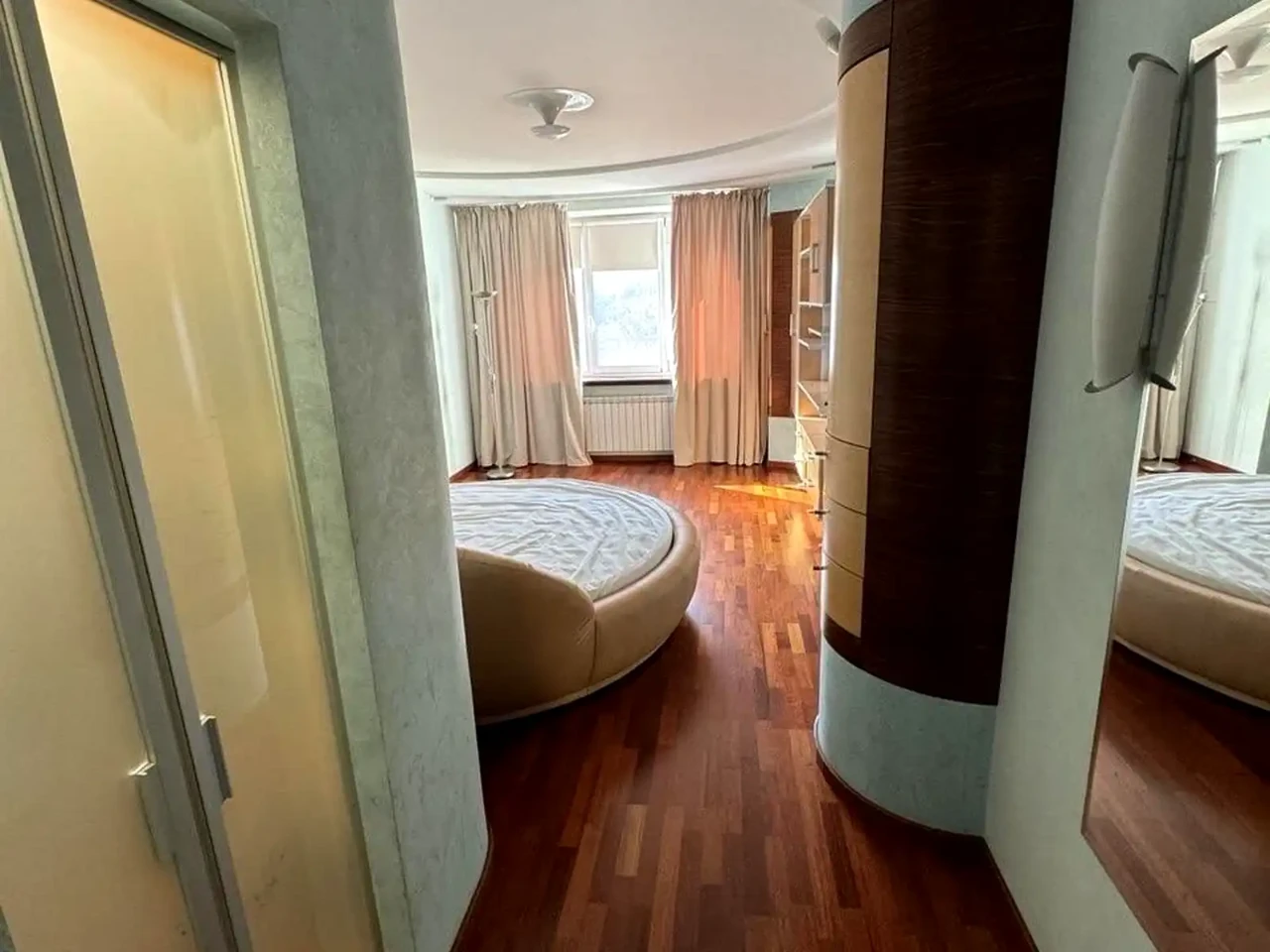 Rent 3-room apartment 134 m² on the 8th floor