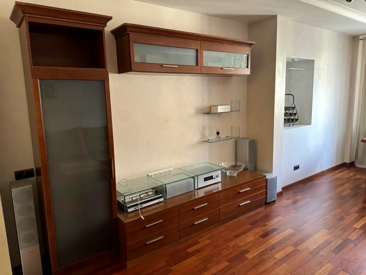 Rent 3-room apartment 134 m² on the 8th floor