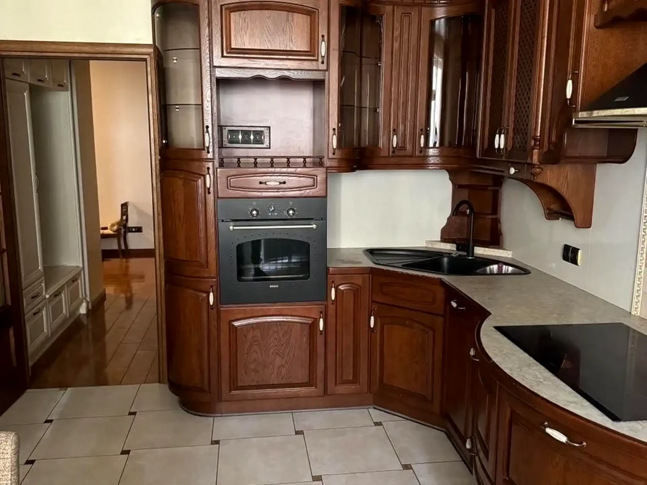 Rent 3-room apartment 134 m² on the 8th floor