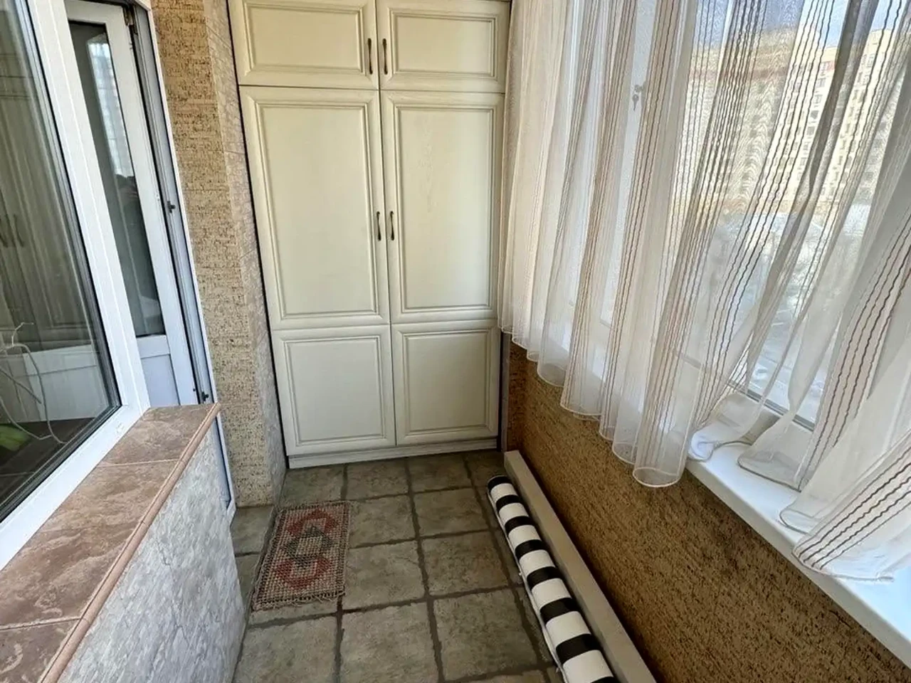 Rent 3-room apartment 134 m² on the 8th floor