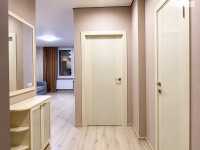 Long-Term Rental Apartment, Poczynki