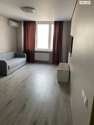 Long-Term Rental Apartment, Poczynki