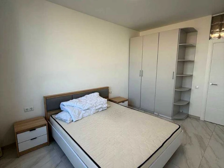 Apartment. Kyiv, Novovolokzalna Street