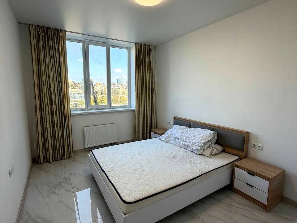 Apartment. Kyiv, Novovolokzalna Street