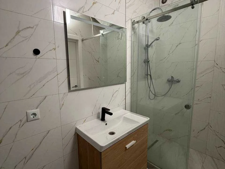 Apartment. Kyiv, Novovolokzalna Street